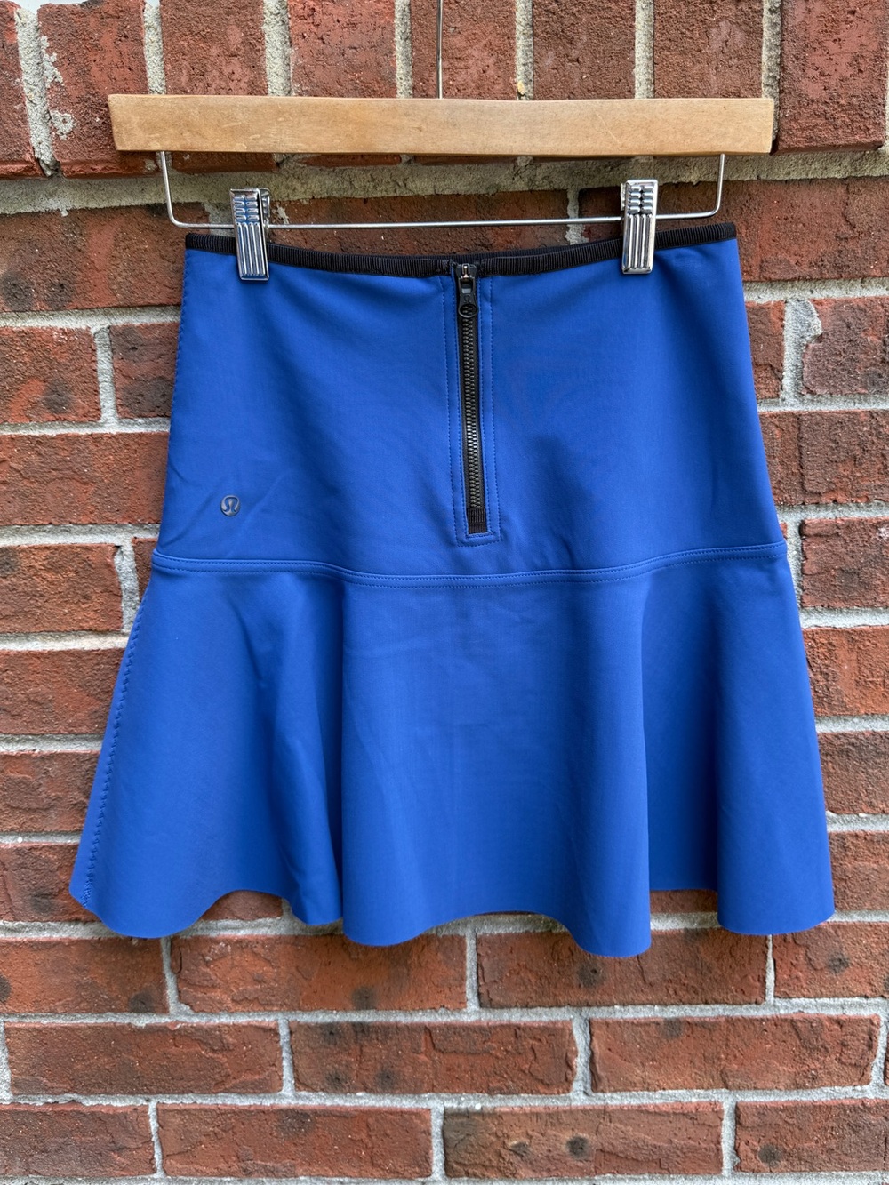 Lululemon Get it on Skirt Cove Blue Black Skirt Size 4 EUC Women’s